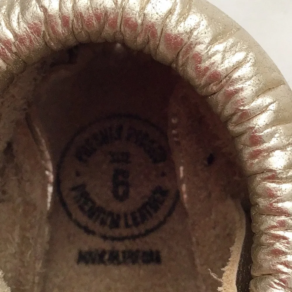 Freshly Picked Platinum Bow Ballet Moccs